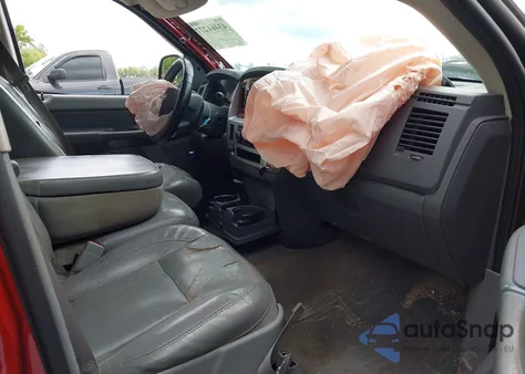 2006 Dodge Ram 1500 Laramie z USA, uszkodzony, nr VIN 1D7HA18296J239471